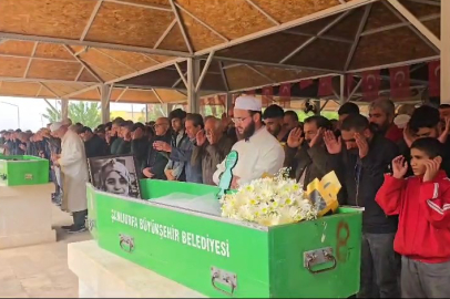 İstanbul’da öldürülen Şirin, gelinlik ve papatyalarla son yolculuğuna uğurlandı