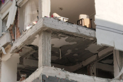 Doğal gaz kaynaklı patlamanın yaşandığı apartmanın yöneticisi: Pazar günü olması faciayı önledi