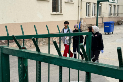 Ortaokulda öğrencilerin bıçaklı kavgası: 1 yaralı