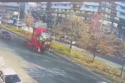 Pendik'te feci kaza kamerada: TIR'ın sürüklediği skuterli öldü