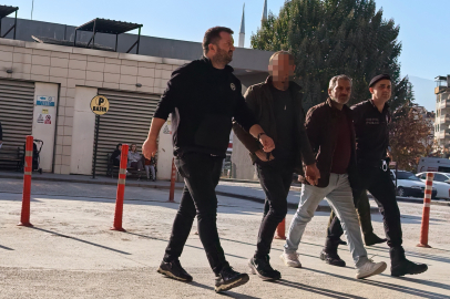 25 yıl hapis cezasıyla aranan hükümlü, sokakta yürürken yakalandı