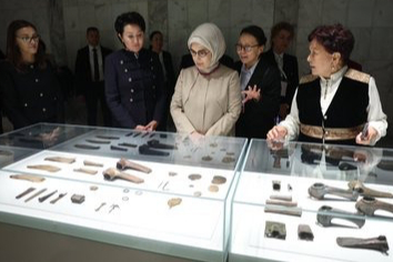 Emine Erdoğan, Kırgız Cumhuriyeti Milli Tarih Müzesi'ni ziyaret etti
