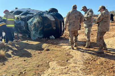 Hafif ticari araç, takla attı: 3 ölü, 1'i bebek 5 yaralı