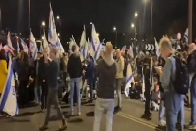 İsrail’de Savunma Bakanı'nın görevden alınması protestolara yol açtı