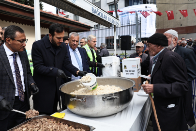 Bağcılar’da Türbe Dede Pilav Günü nedeniyle 2 ton pilav dağıtıldı