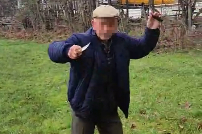 Köpek kulübelerini ateşe verip, kendisine tepki gösterene bıçak çeken şüpheli serbest