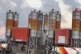 Beton karışımı tesisinde makinenin içerisine düşen 19 yaşındaki işçi öldü