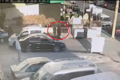 Eşiyle ilişkisi olduğunu düşündüğü ev sahibini öldürdü; o anlar kamerada