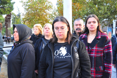 Siren sesiyle gözyaşlarını tutamayan Büşra: Atatürk'ü çok sevdiğimden duygulandım