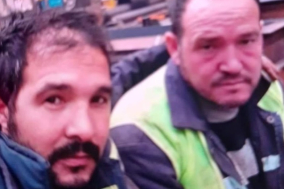 Yol kenarında lastik değiştirenlere otomobil çarptı: 4 ölü, 2 yaralı