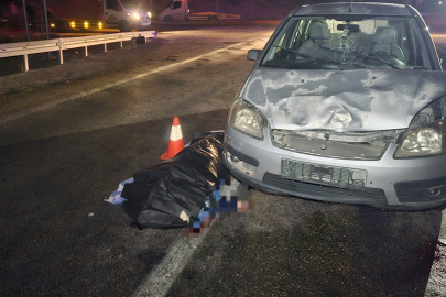 Otomobil, motosiklete çarptı: 1 ölü, 3 yaralı