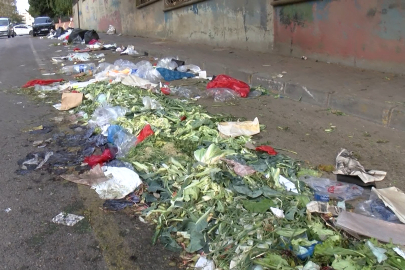 Maltepe'de grev kararının ardından sokaklarda çöp yığınları oluştu