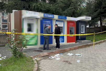 ATM'de işlem yaparken boynundan tabancayla vuruldu