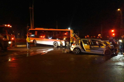 Belediye otobüsüyle çarpışan otomobilin sürücüsü öldü