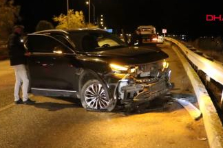 Belediye başkanı ile ilçe başkanı kaza yaptı