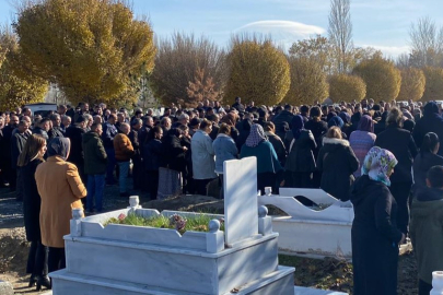 Uzman çavuş eşi tarafından öldürülen Esra toprağa verildi