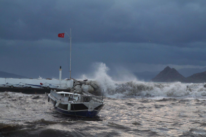 Bodrum’da feribot seferlerine 2 gün fırtına engeli