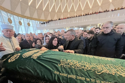 Özgür Özel, Güzelbahçe Belediye Başkanı Günay’ın oğlunun cenaze törenine katıldı