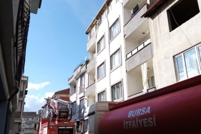 Bursa'da apartmanda çıkan yangın panik yarattı!