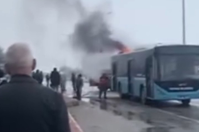 Seyir halindeyken alev alan otobüs, yandı