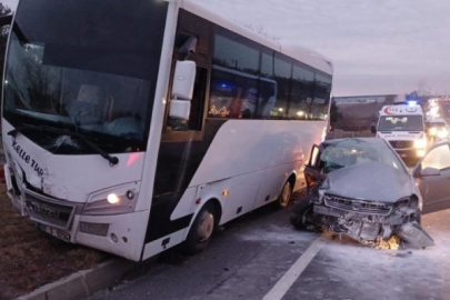 Takla atan otomobil, servis midibüsüyle çarpıştı: 1 ölü, 5 yaralı
