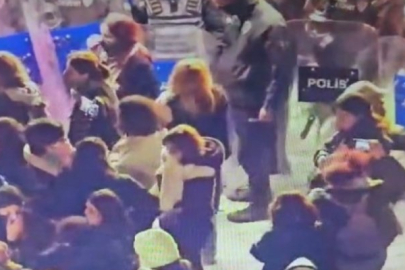 İstanbul Taksim'de izinsiz gösteri yapmak isteyen eylemciler, polise biber gazı ve boya sıktı