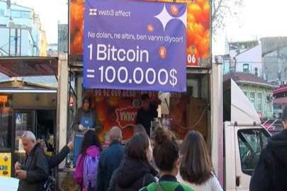 Kadıköy'de Bitcoin'in yükselişini kutlamak için lokma dağıttılar