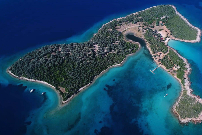 Kumları altın sarısı renkli Sedir Adası, havadan görüntülendi