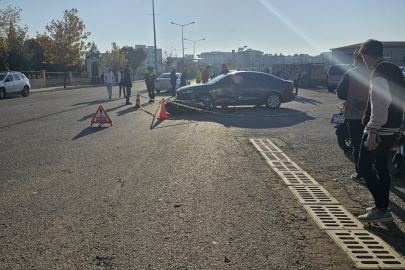Otomobille çarpışan motosikletin sürücüsü hayatını kaybetti