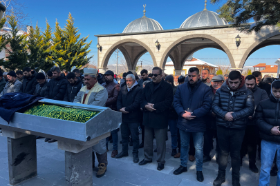 Kayseri'de fabrika yangınında ölen işçi, son yolculuğuna uğurlandı