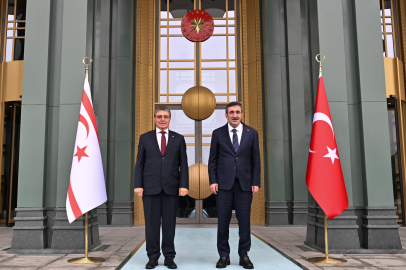 Cevdet Yılmaz, KKTC Başbakanı Üstel ile görüştü
