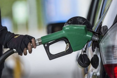 Bugün indirim gelmişti: Motorine yeniden zam geliyor!