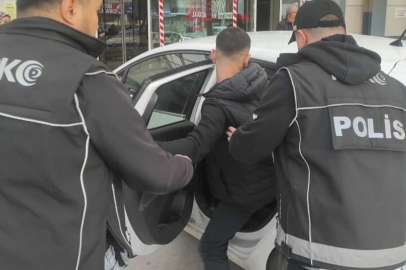 Durdurulan otomobilden uyuşturucu çıktı: 2 tutuklama