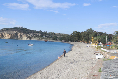 İzmir'de belediyenin koy manzaralı arazi satışına karşı imza kampanyası