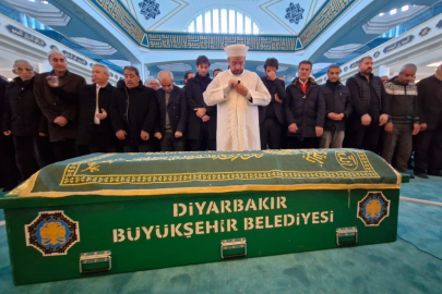 Mahsun Kırmızıgül'ün annesi son yolculuğuna uğurlandı