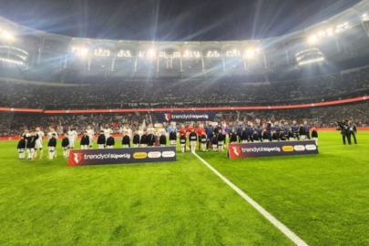 Beşiktaş, Fenerbahçe'yi tek golle geçti!