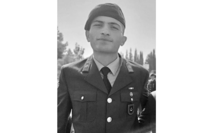 Şehit astsubayın babaevine ateş düştü