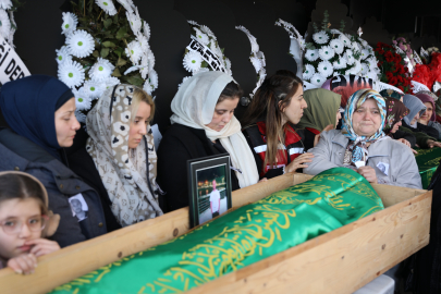 Artvin’deki heyelanda toprak altında kalan 4 arkadaş toprağa verildi