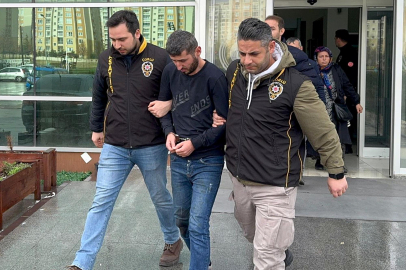 Bıçakla eşini yaralayıp, yanındaki erkeği öldüren şüpheli tutuklandı
