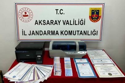 10 ayrı suçtan aranan şüpheli, sahte kimlik basarken yakalandı