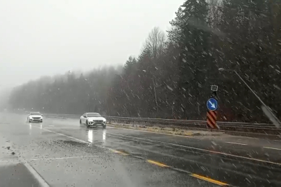 Bolu Dağı'nda kısa süreli kar yağışı