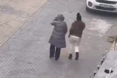 Bursa'da kapıları kredi kartıyla açıp 4 evi soyan 2 kadın yakalandı