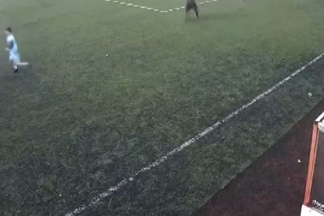 Şişli'de U-14 maçında futbolcular birbirine girdi