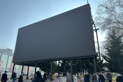 Ankara'da sit alanına dikilen reklam panosuna inceleme