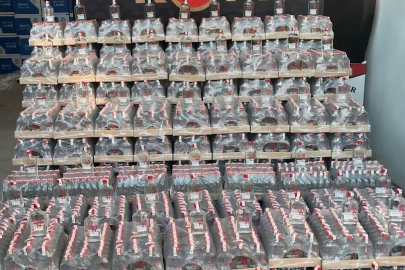 Bursa'da 5 bin 740 şişe sahte alkol ele geçirildi; 2 kişi tutuklandı