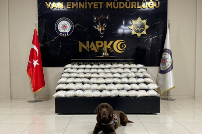 Durdurulan araçta 143 kilo metamfetamin ele geçirildi
