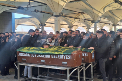 Kaza yaptıkları aracı kontrol ederken otomobil çarptı; 2 ölü, 1 yaralı