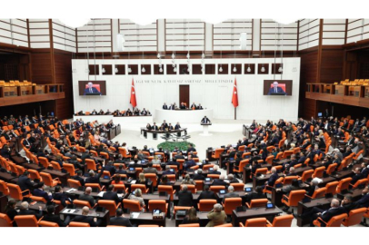 Emekli ikramiyesini 4 bin liraya yükselten teklif TBMM'de kabul edildi