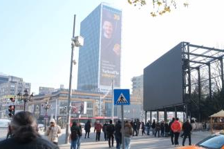 ABB'nin Güvenpark'a diktiği reklam panosu, yargıya taşındı