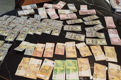 İzmir'de FETÖ operasyonu: 32 gözaltı